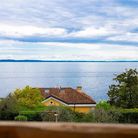 Apartamento Garda View Pool & Parking