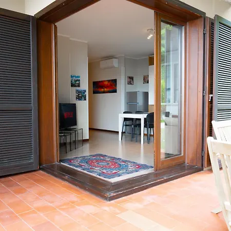 Apartamento Garda View Pool & Parking Gardone Riviera