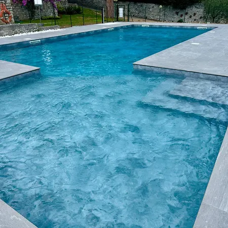 Garda View Pool & Parking Apartamento Gardone Riviera