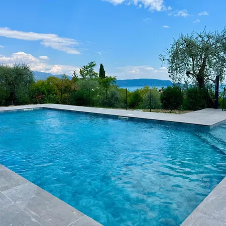 Apartamento Garda View Pool & Parking Gardone Riviera