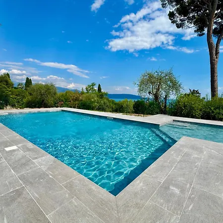 Garda View Pool & Parking Apartamento Gardone Riviera