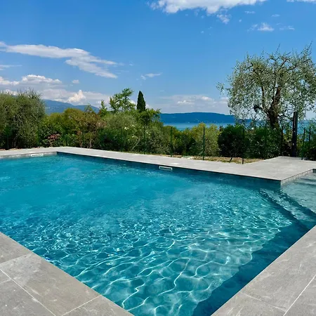 Apartamento Garda View Pool & Parking