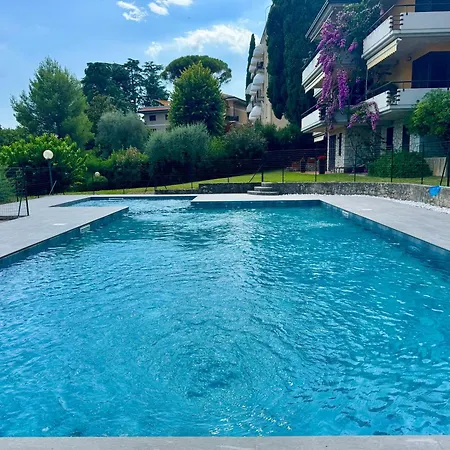 Apartamento Garda View Pool & Parking *