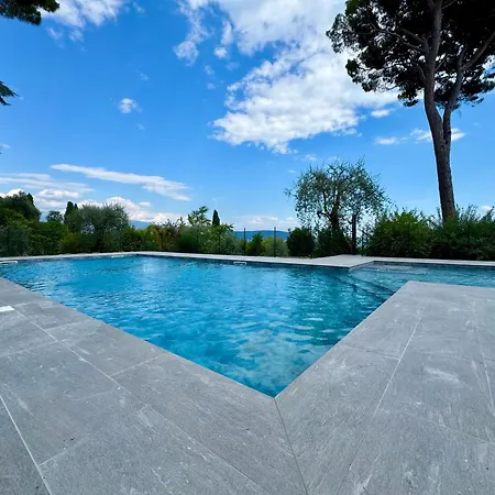 Garda View Pool & Parking *