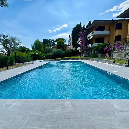 Garda View Pool & Parking Apartamento Gardone Riviera